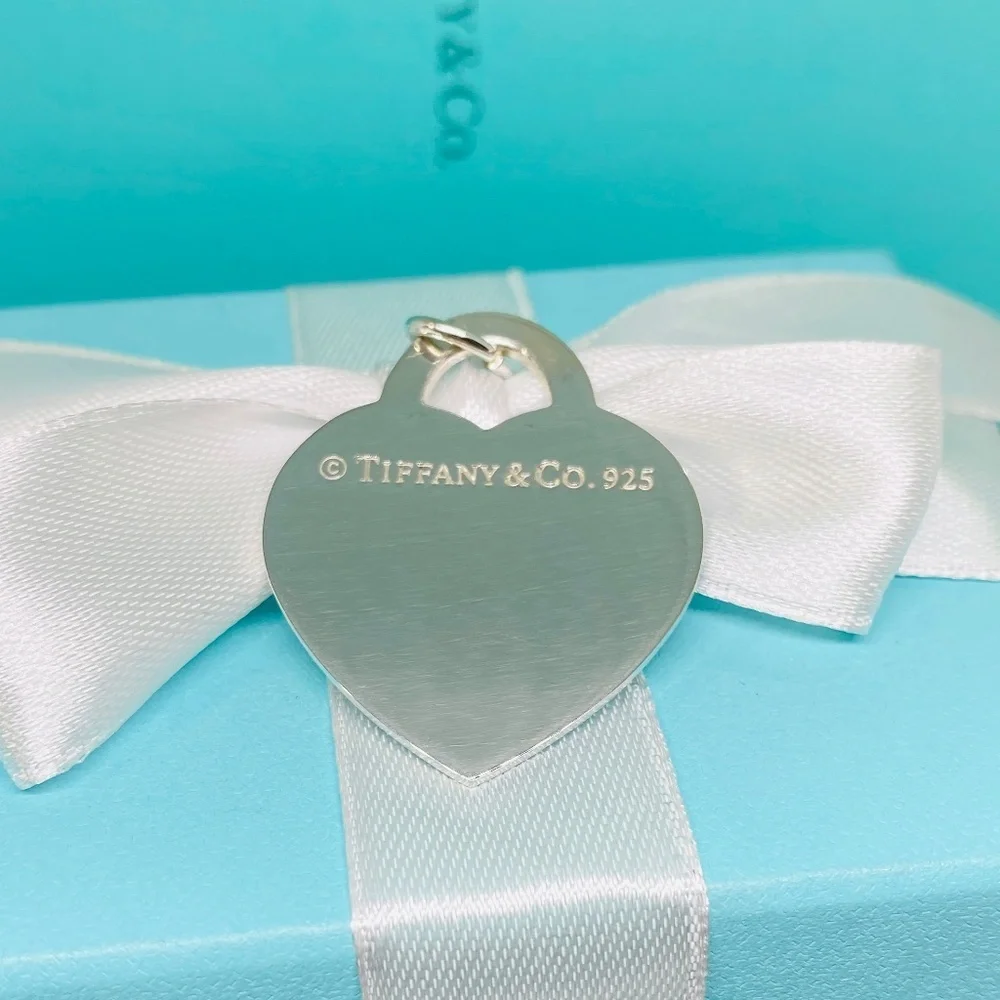 Tiffany & Co. Large Return to Tiffany Heart Charm  Sterling Silver NWT - Picture 3 of 6
